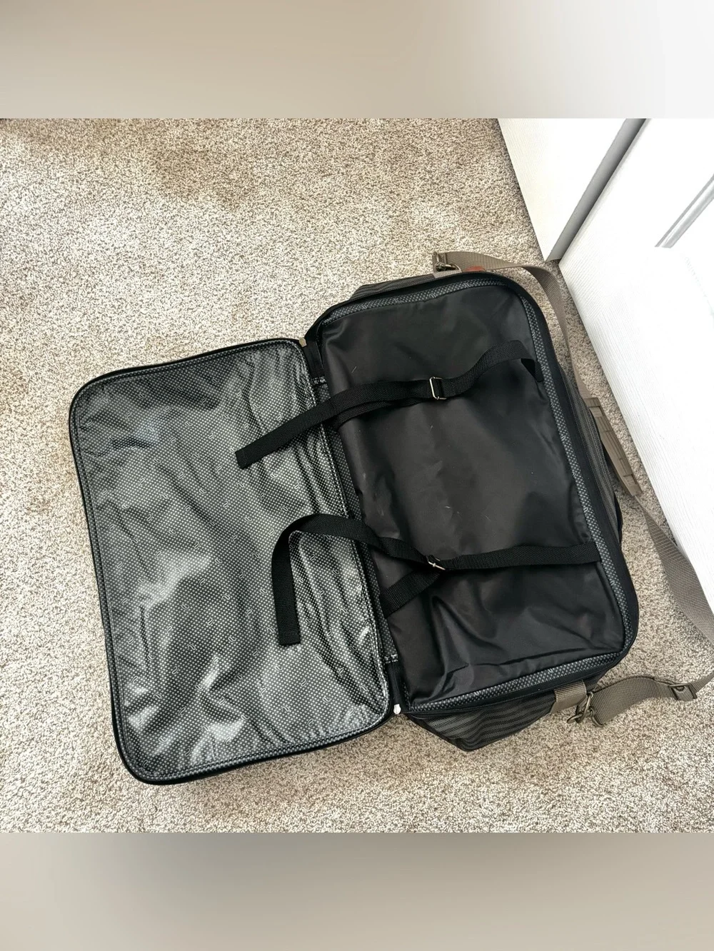 Elegant VTG Ricardo Beverly Hills Carry-on Weekender Travel Bag Gray/Tan